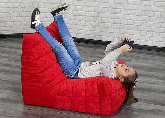 Диван ДеФранс очень легкий, передвинет даже ребенок